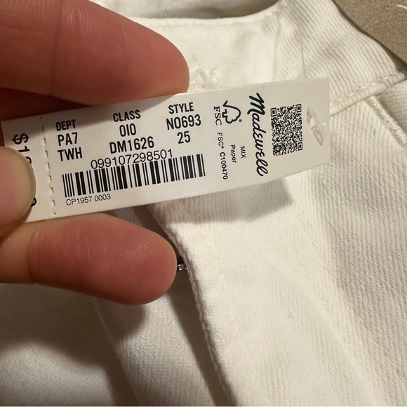 Madewell The Curvy Emmett Wide-Leg Jean in Tile White: Welt Pocket Edition - Picture 6 of 7